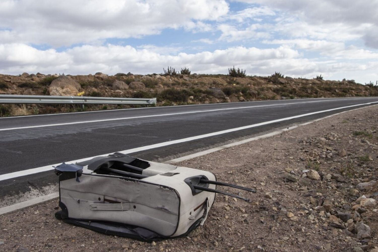 Una valigia abbandonata a bordo strada ha fatto scattare l'allarme per omicidio nella campagna australiana