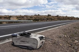 Una valigia abbandonata a bordo strada ha fatto scattare l'allarme per omicidio nella campagna australiana