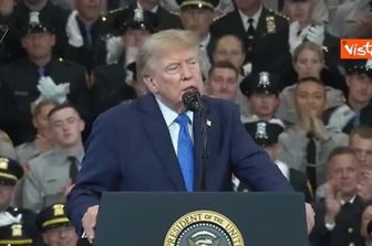 Trump: Tra non molto dichiarerò lo Stretto di Hormuz territorio Usa