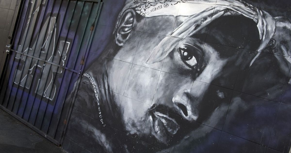 Un processo inizia a Las Vegas dopo 30 anni per l'omicidio di Tupac Shakur, con l'accusa che punta su un ex complice