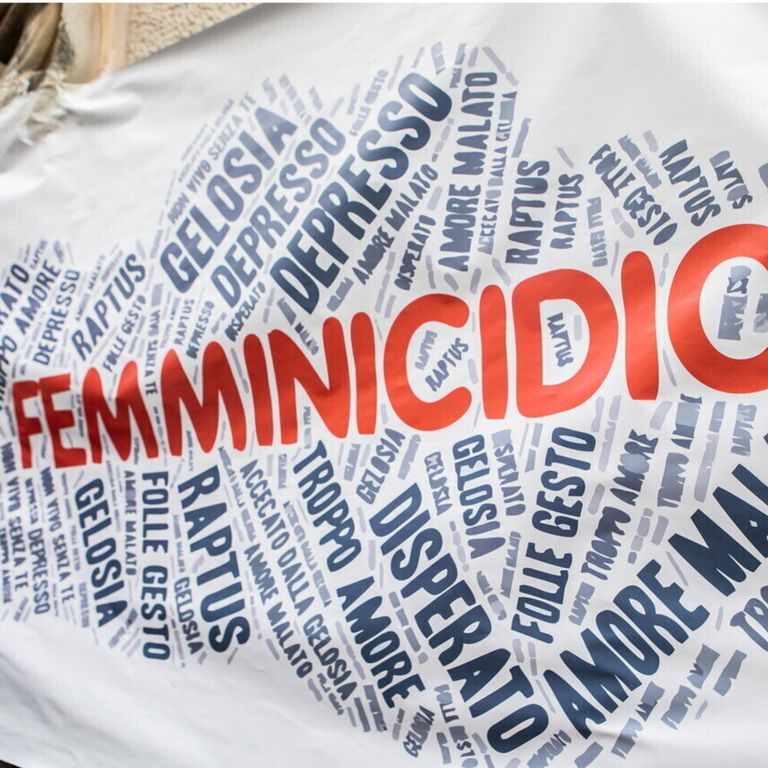 Femminicidio, protesta a Milano