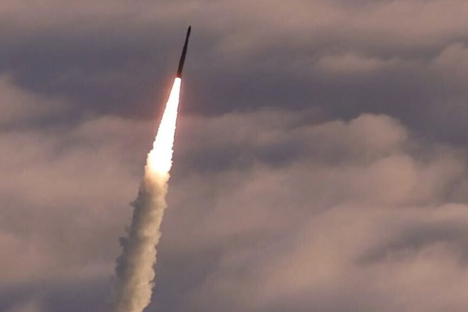 Missile balistico (foto d'archivio)