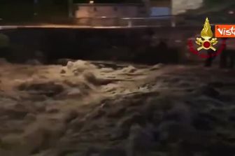 Evacuato campeggio con 250 persone per maltempo a Bergamo