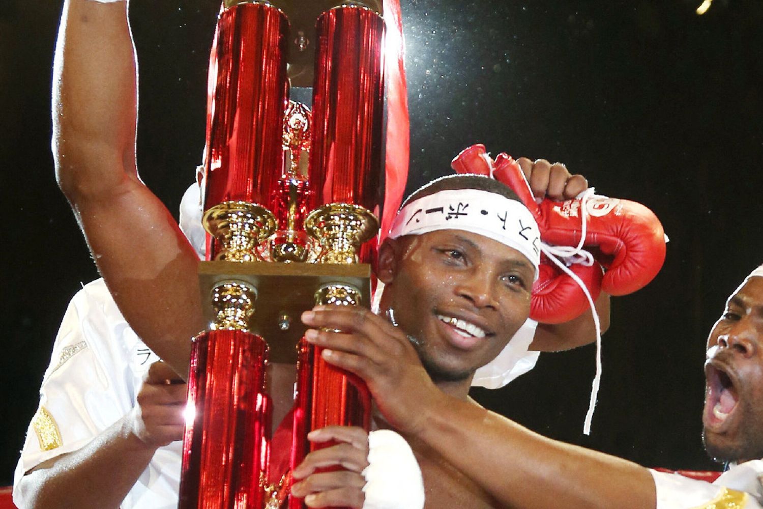 Zolani Tete