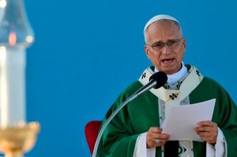Il Pontefice durante la messa a Rimini