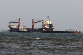 L'Iran: "Hormuz resta chiuso fino a quando gli Usa non rispetteranno gli impegni"