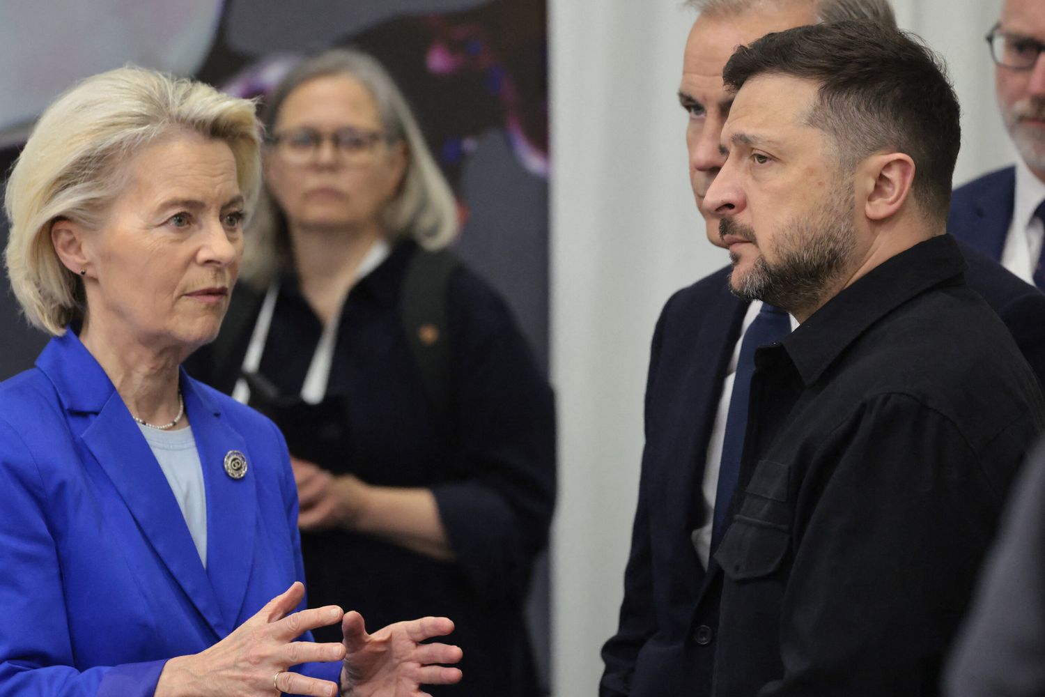 Ursula von der Leyen e Volodymyr Zelensky