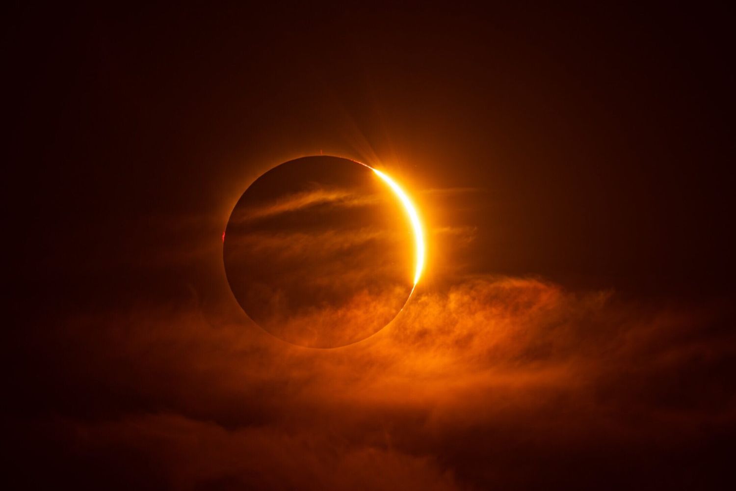 Il 28 agosto eclissi parziale di Luna, spettacolo all'alba per Europa e Italia