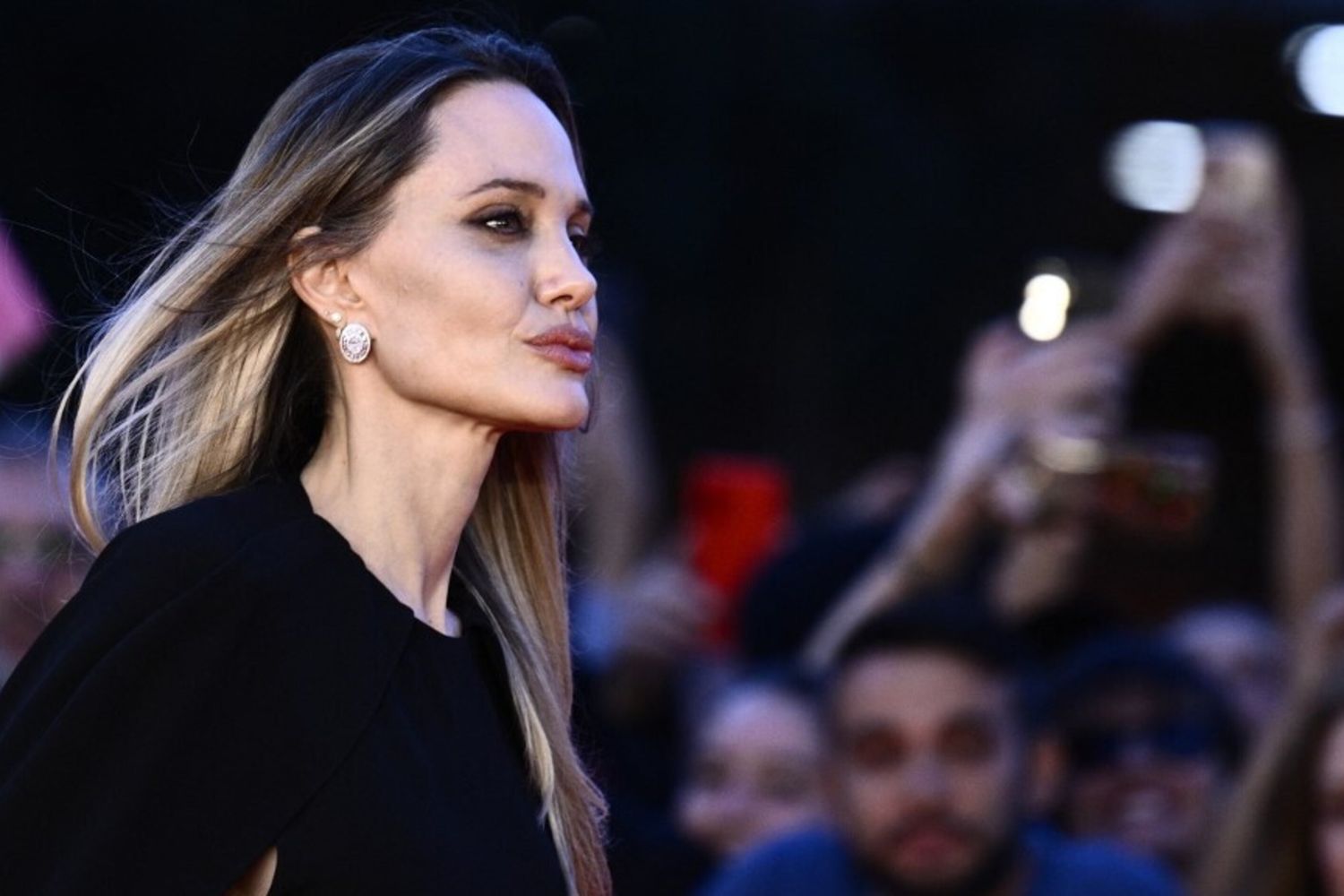 "Couture", il film di Angelina Jolie girato dentro Chanel: quando esce e di cosa parla