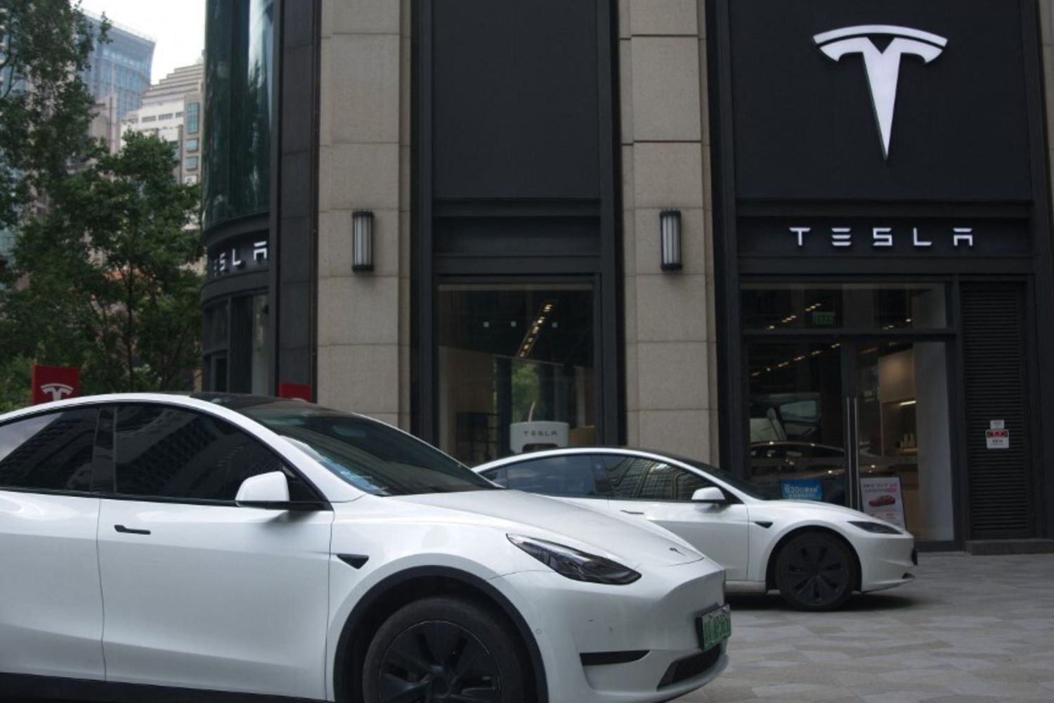 Problemi alle maniglie, Tesla richiama in Cina 2,9 milioni di veicoli