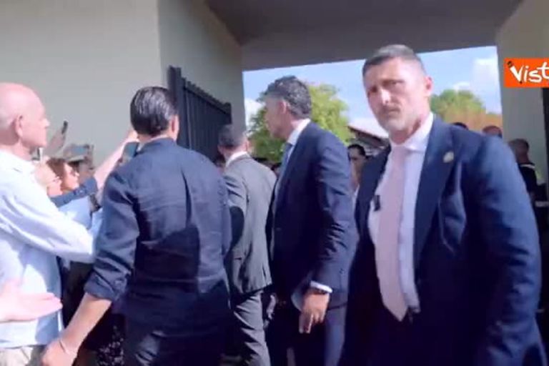 Applausi per Meloni e “Forza Presidente”  ad Amatrice per commemorazione decimo anniversario sisma