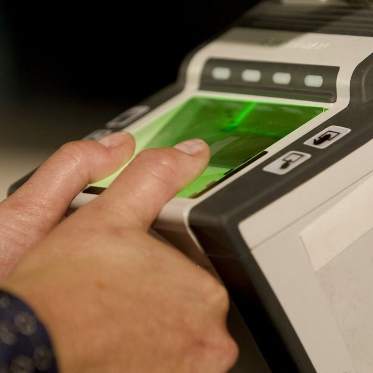 Il sistema elettronico per raccogliere le impronte digitali