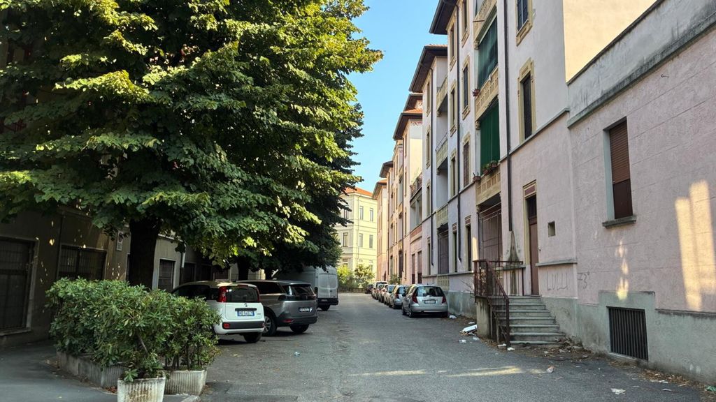 "Mai via", 100 famiglie contro il trasloco da case popolari di Milano​‌