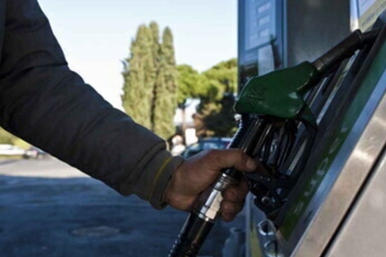 Benzinaio, pompa di benzina (Agf)