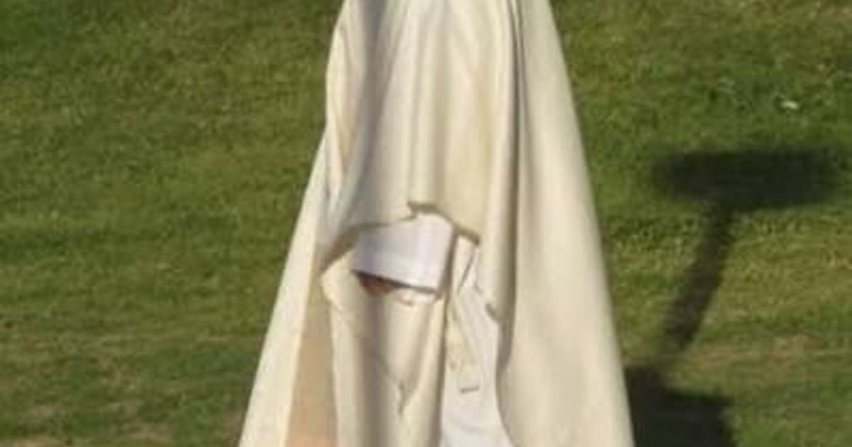 Pope Leo XIV Named Among Vanity Fair's Best-Dressed of 2026 for His Iconic Sneakers and Baseball Caps