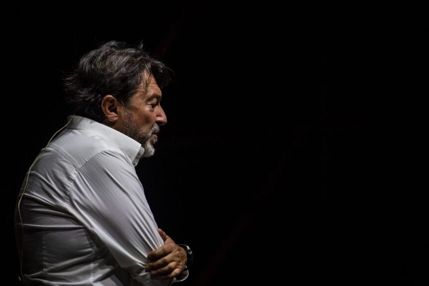 Sigfrido Ranucci durante il suo spettacolo "Diario di un trapezista" a Cerveteri del 26 agosto 2026
