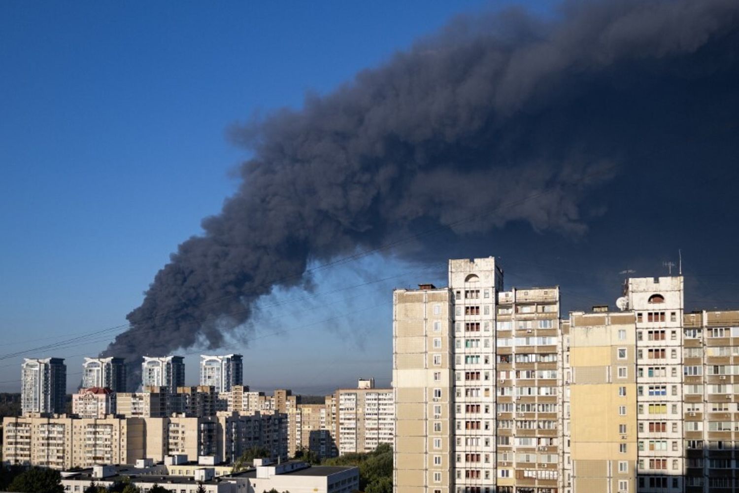 Ucraina, raid russi sulla regione di Odessa. Tusk: "Mosca prepara l'escalation, il conflitto si allarga"