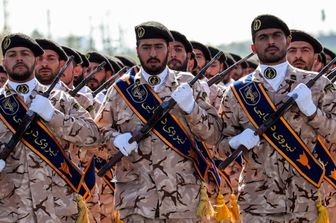 UKMTO: "Il traffico a Hormuz aumenta". Ma i pasdaran negano: "Manteniamo noi il controllo"