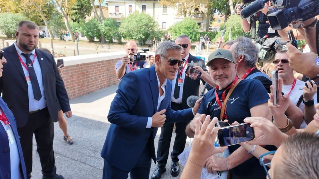 George Clooney a Venezia per ricevere il Leone d'oro