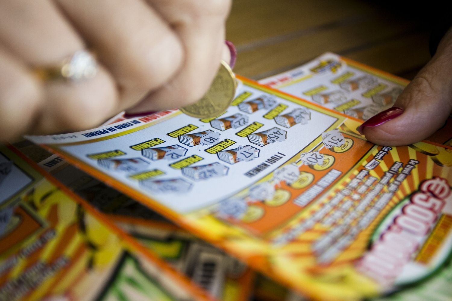 Giochi con vincite in denaro, nel 2024 è coinvolto il 31,9% degli italiani. Il Gratta e Vinci batte il Lotto