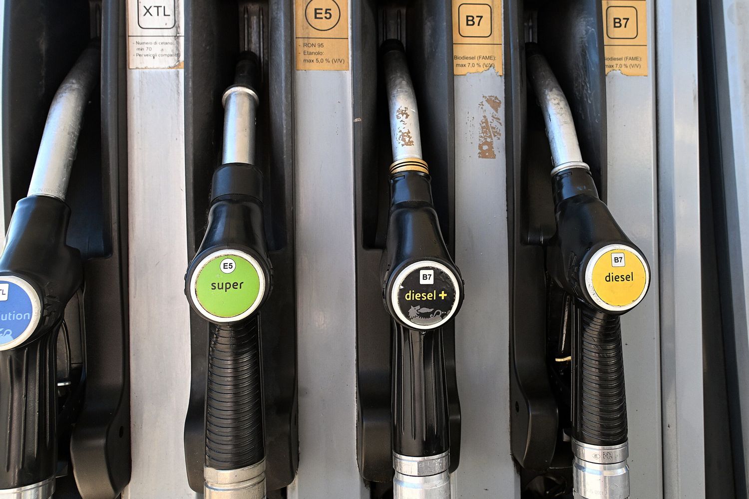 Pompa di benzina