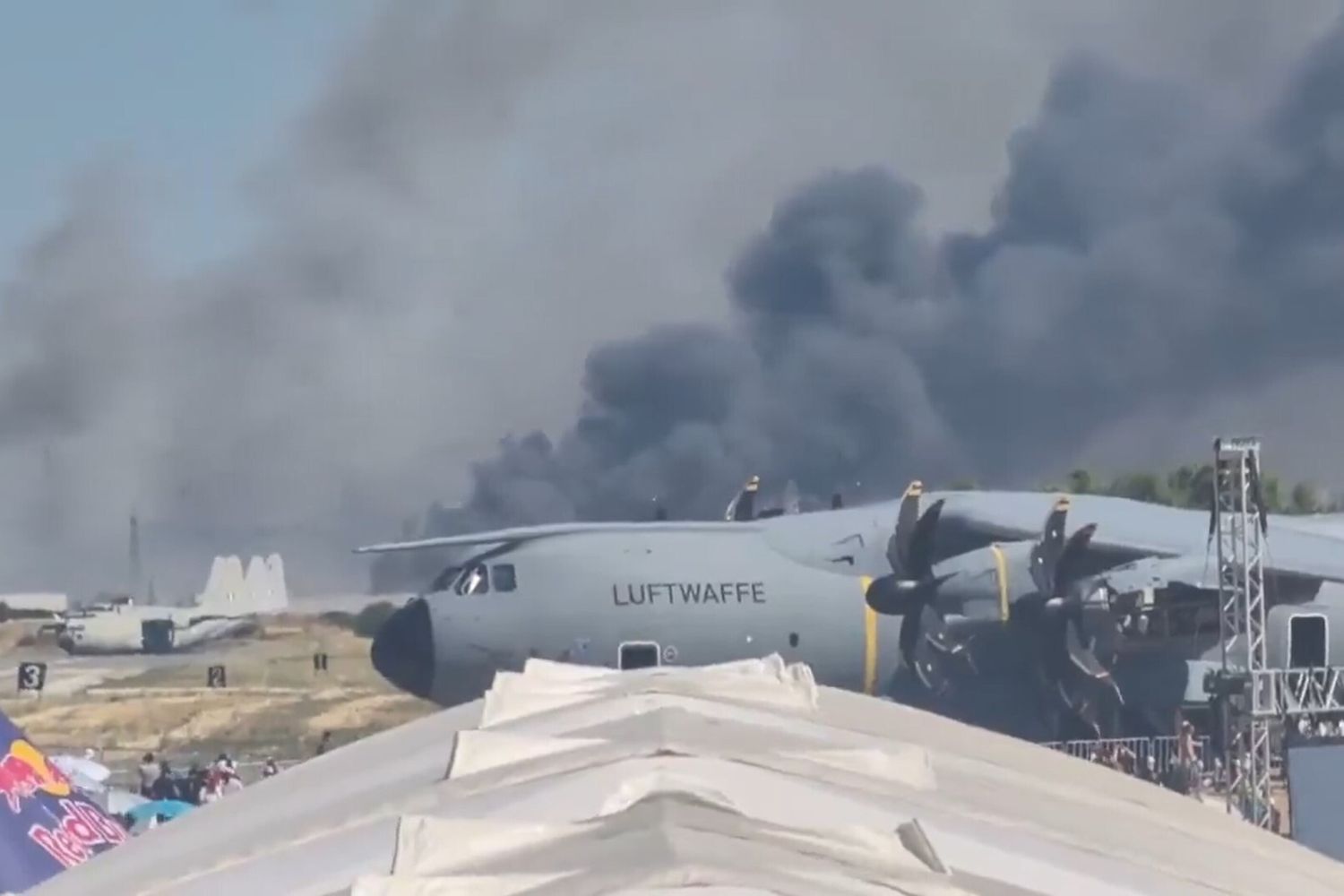 Un caccia militare greco si è schiantato a Tanagra durante la 'Settimana del volo di Atene'