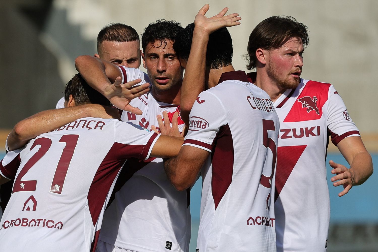 Rolando Mandragora del Torino FC segna al 74'