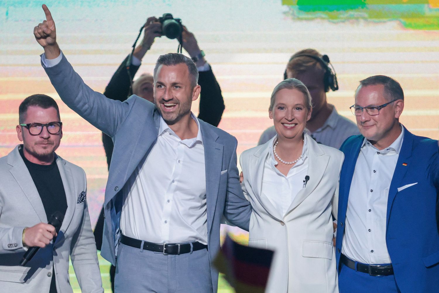 Il candidato dell'AfD, Ulrich Siegmund, con i fondatori del partito Alice Weidel e Tino Chrupalla