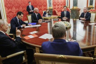 Incontro al Cremlino tra Putin e gli inviati di Trump, Steve Witkoff e Jared Kushner
