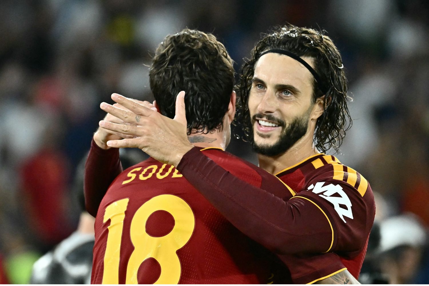 Hermoso e Soulè si abbracfciano, loro le reti che hanno ribaltato la gara con l'Atalanta
