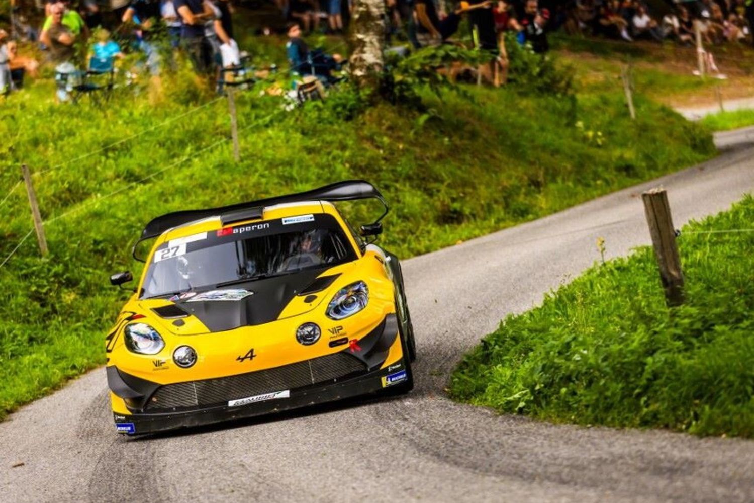 Una gara di rally - immagine di archivio