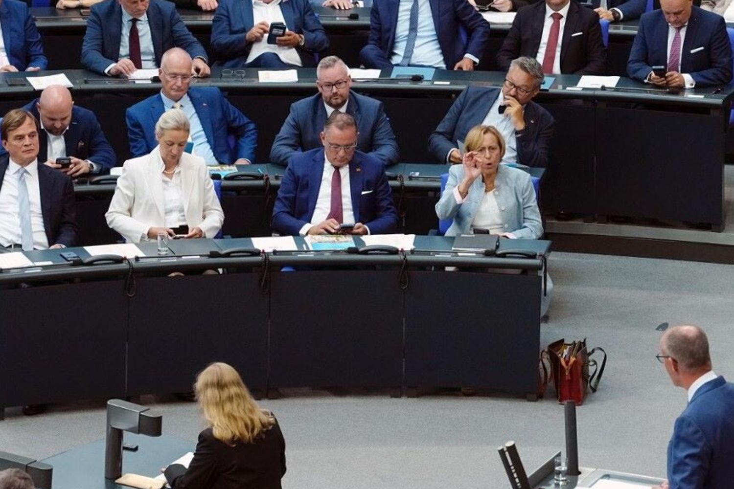 Merz e Weidel si confrontano in Parlamento  - 9 settembre 2026