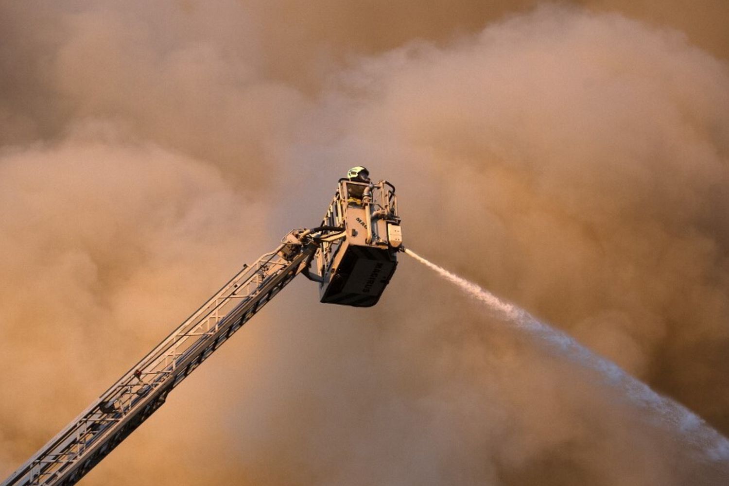 Vigili del fuoco in Cile
