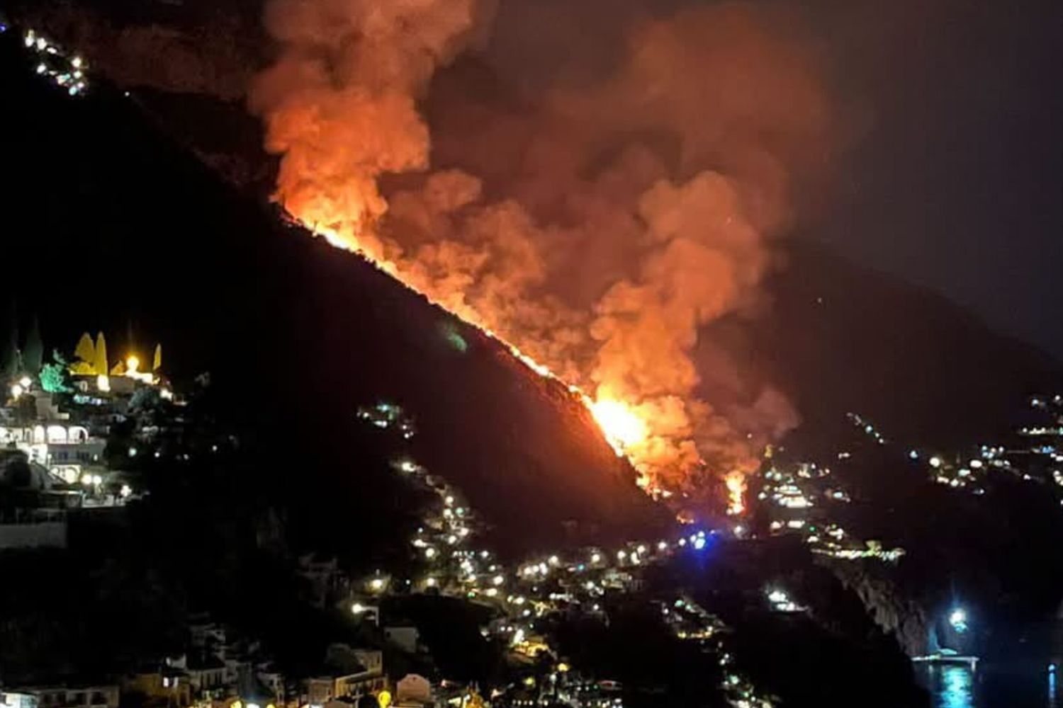 Incendio a Positano