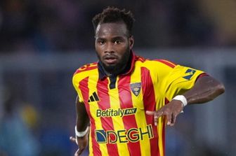 Lecce show con un finale da brividi, 3-2 al Monza