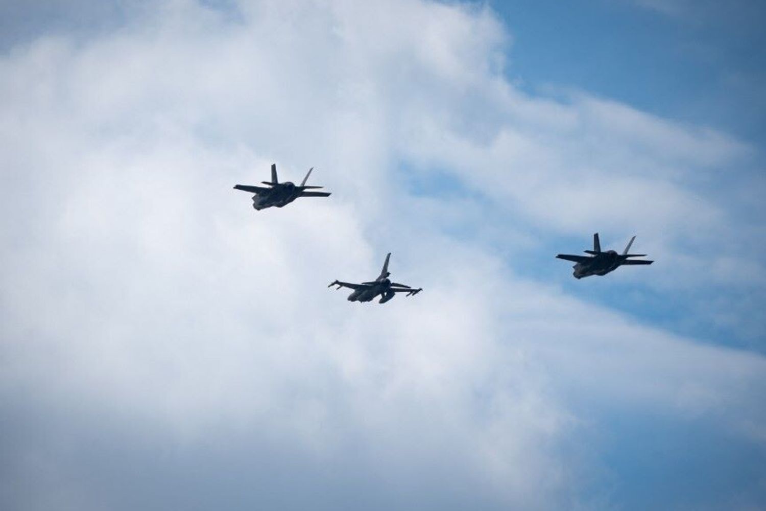 Jet militari in volo - immagine di archivio