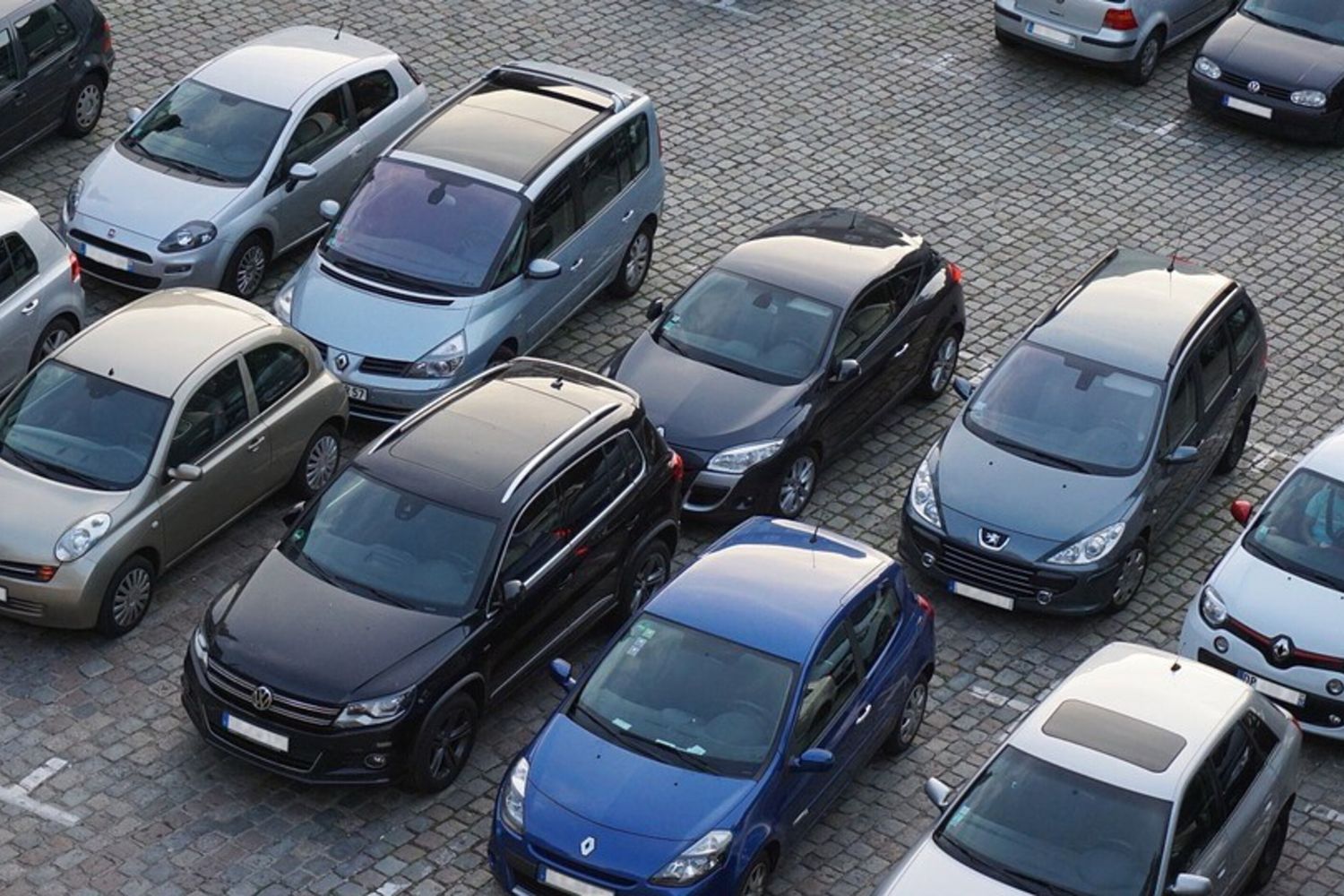 Parcheggio auto veicoli automobili