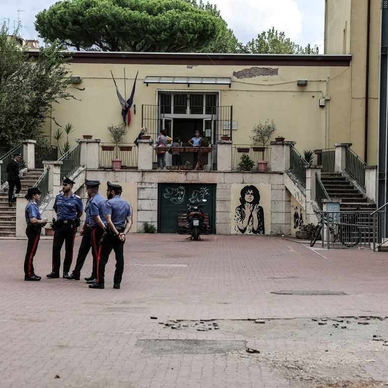 L'aggressione all'istituto Giovanni Verga di Roma