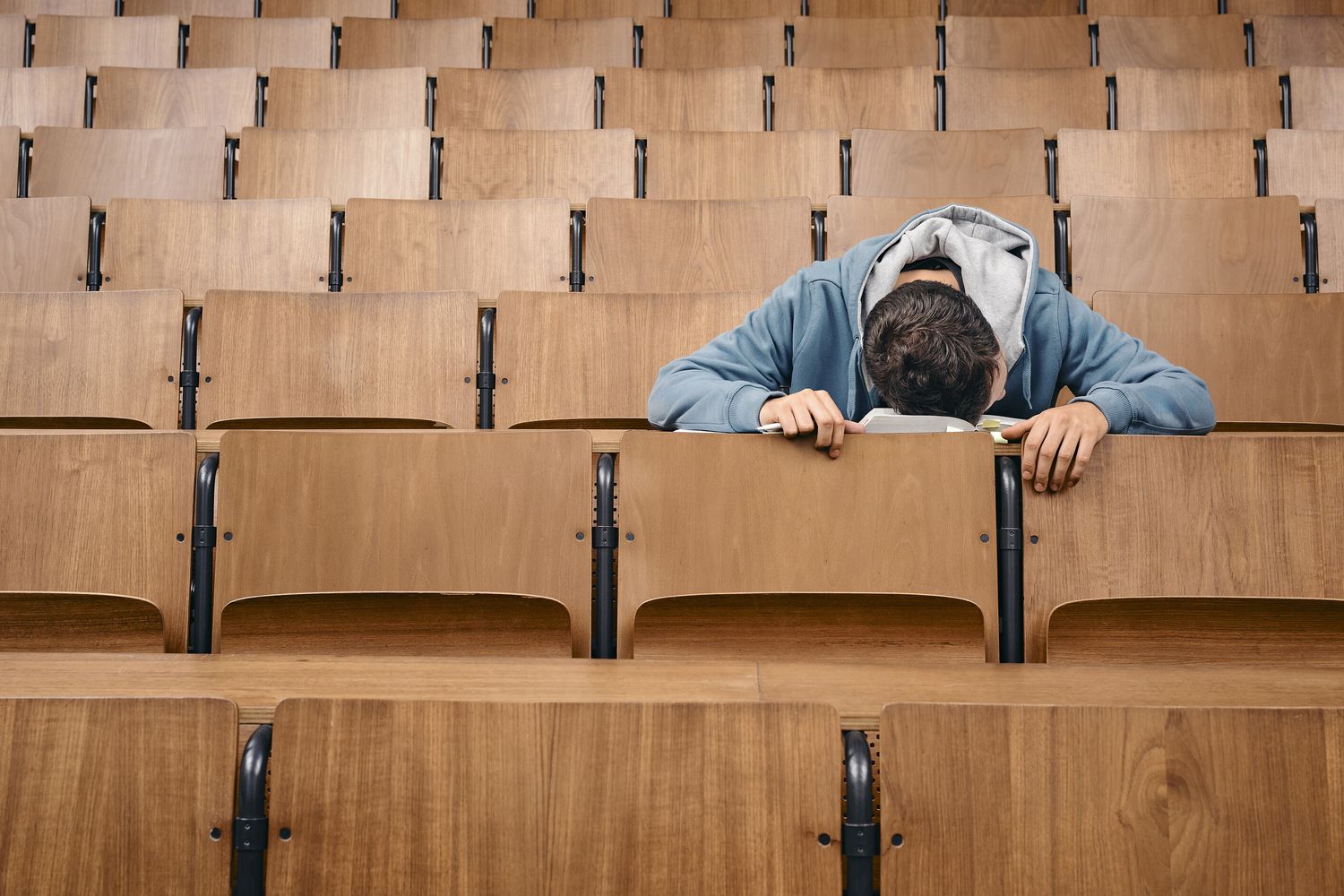 Studenti universitari più sedentari degli anziani: lo studio che sorprende