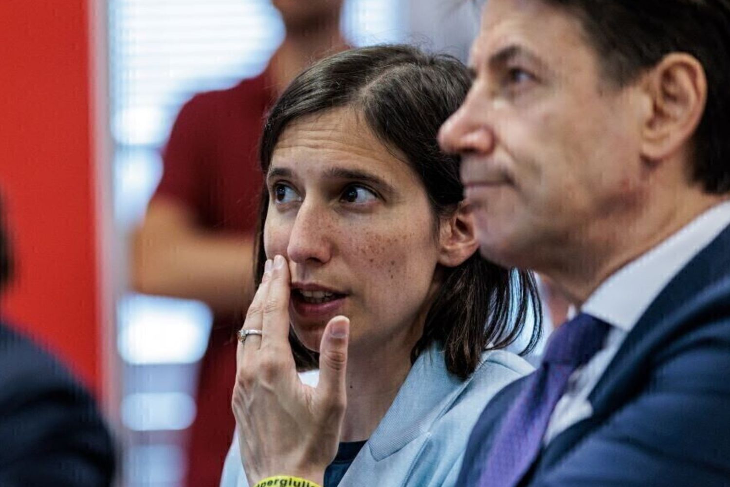 Schlein attacca il governo: "Italia a crescita a zero e povertà record"