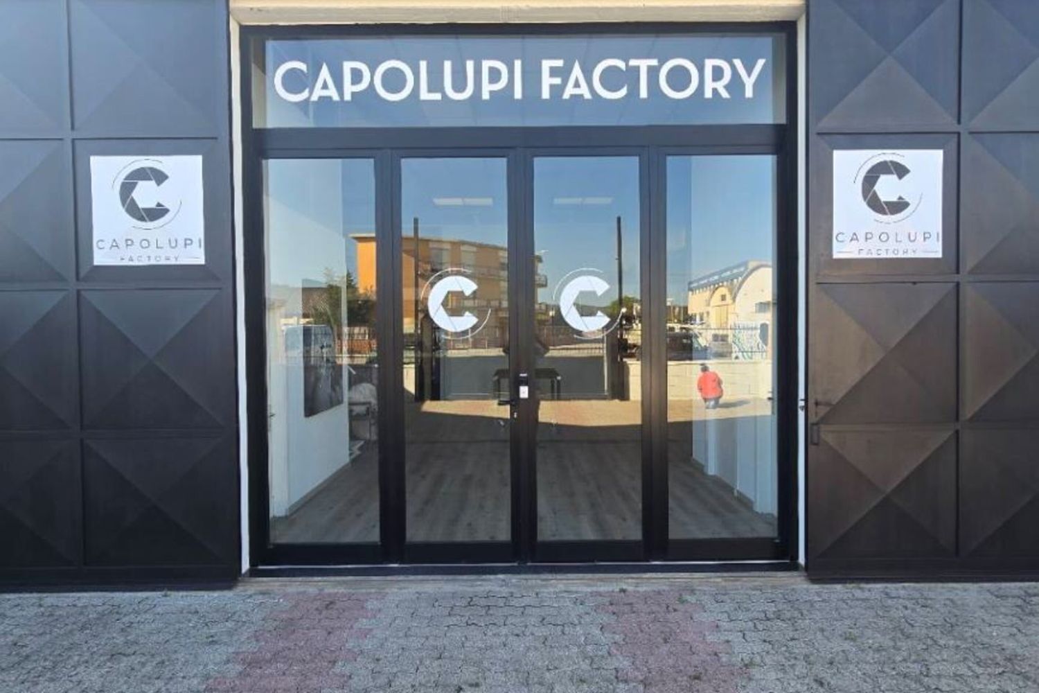 Lorenzo Capolupi inaugura una Factory a Follonica