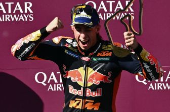 Pedro Acosta festeggia la sua prima vittoria in MotoGp