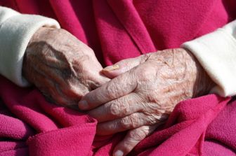 Alzheimer, in Italia quasi due milioni di persone soffrono di demenza