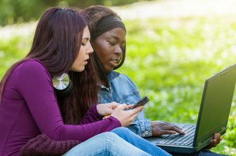 Il rapporto della Gen Z con l'IA