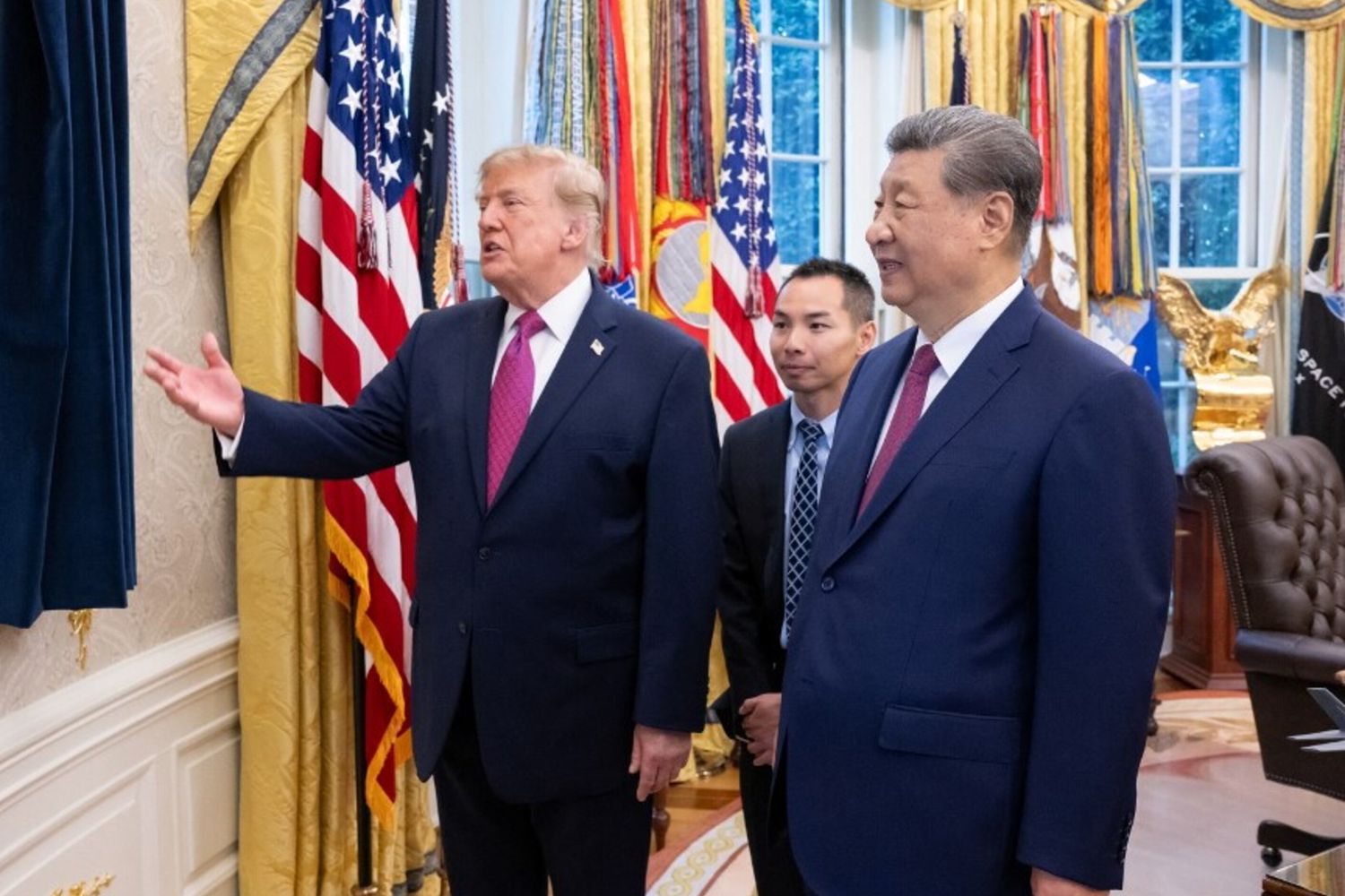 XI: "Fatta la storia". Poi cita la 'diplomazia del ping-pong'. E Trump gli regala un'aquila calva