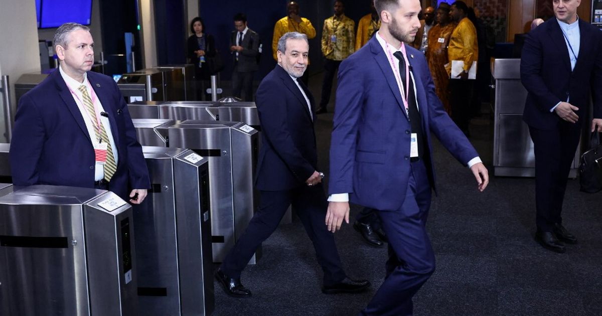 Anteprima: "Finire la guerra e aprire Hormuz in 7 giorni", il piano trasmesso dall'Iran agli Usa