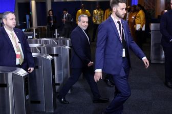 "Finire la guerra e aprire Hormuz in 7 giorni", il piano trasmesso dall'Iran agli Usa