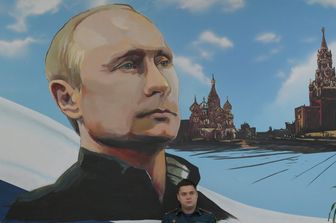 Il murale dedicato al presidente Vladimir Putin