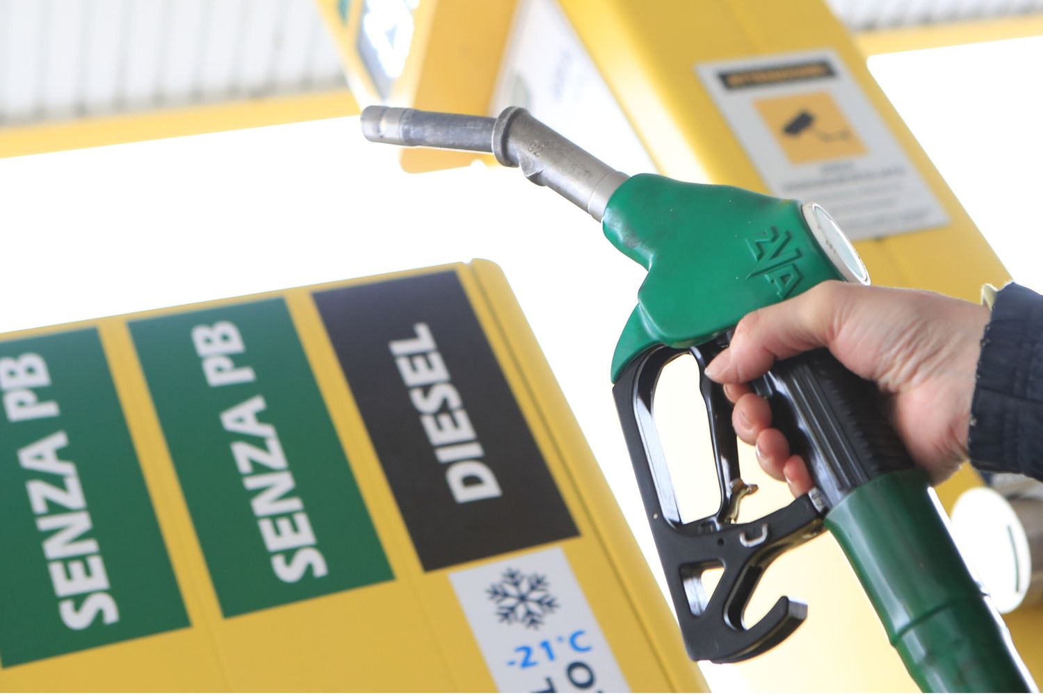 Pompa di benzina