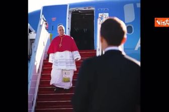 Macron riceve Papa Leone: La Francia l'accoglie con umiltà. Il video sui social del Presidente